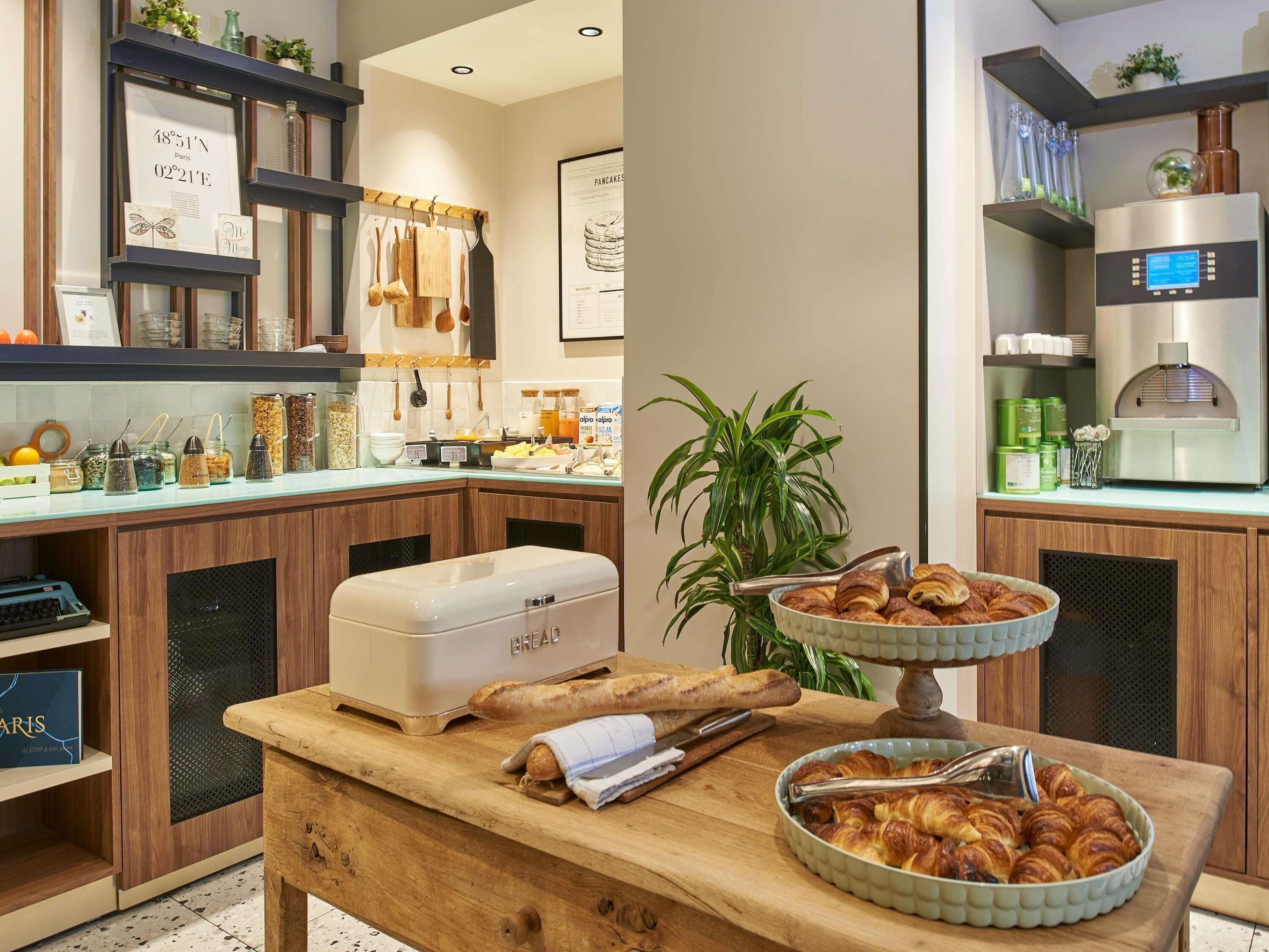 Daily buffet breakfast (EUR 14.50 per person)