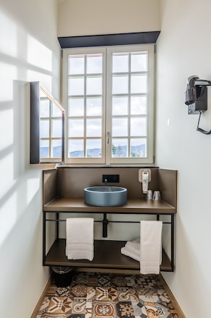 Shower, rainfall showerhead, eco-friendly toiletries, hair dryer