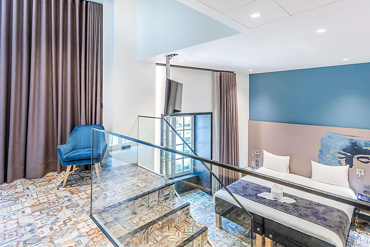 Superior Room, 1 King Bed with Sofa bed
