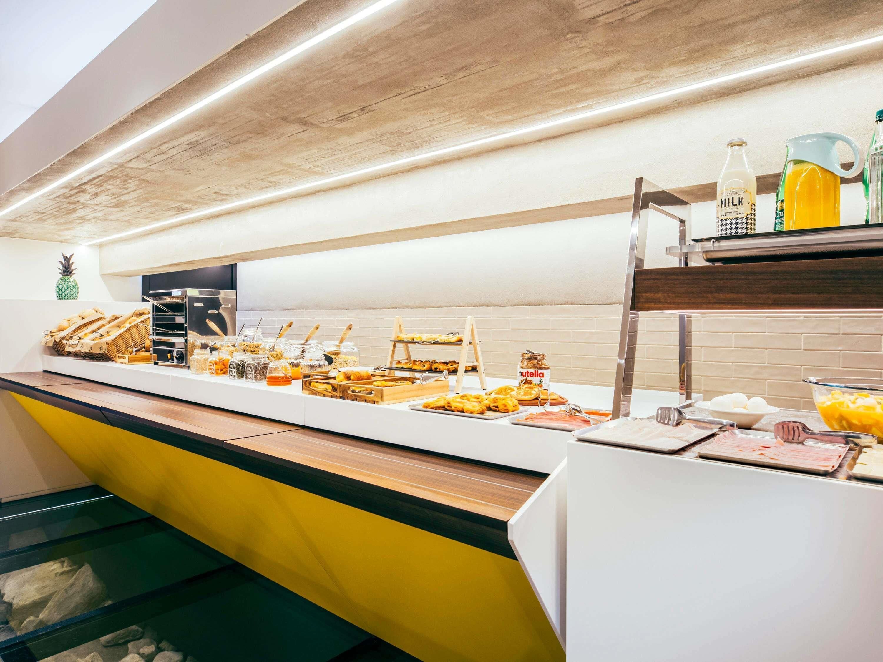 Esmorzar diari d'estil bufet (9.0 EUR per persona) 