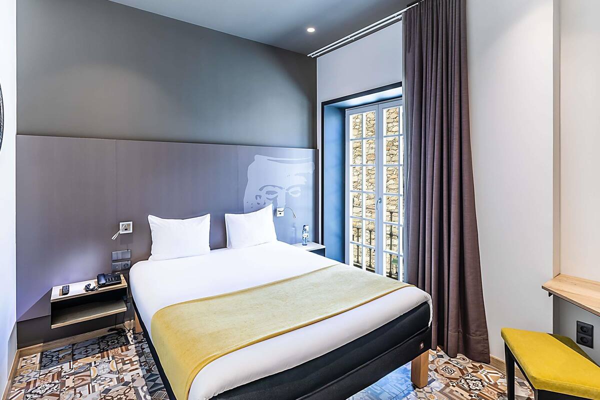 Sistema de insonorización, wifi gratis y ropa de cama 