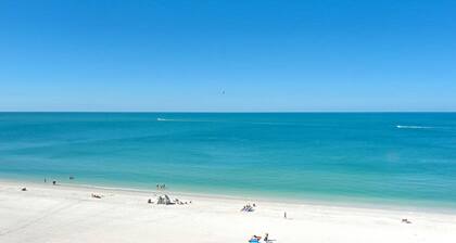 Beachfront Condo With Huge Views/pools/tennis/grills