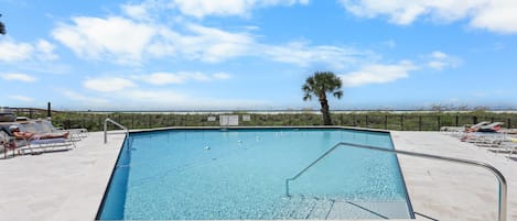 Apartment, 1 King-Bett und Schlafsofa (Tradewinds 701) | Pool