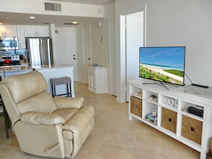 Condo, 1 King Bed with Sofa bed (Tradewinds 701) | 1 bedroom, iron/ironing board, bed sheets - Tradewinds 701 (Marco Island)