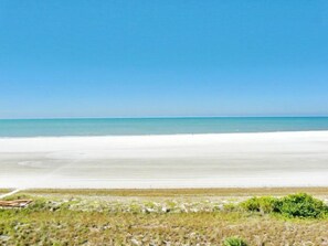 Condo, 1 King Bed with Sofa bed (Tradewinds 701) | Beach