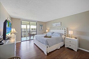 Condo, 1 Queen Bed with Sofa bed (South end condo with pool/spa and ste)
