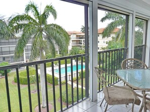 Appart'hôtel, 1 grand lit et 1 canapé-lit (Island Club II 10) | Vue depuis le balcon