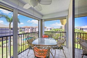 Condo, 1 Queen Bed with Sofa bed (South end condo with pool/spa and ste) | Outdoor dining