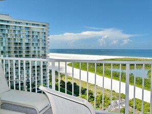 Balcony - Beachfront Condo With Pool and Balcony Facing Beach (Marco Island)