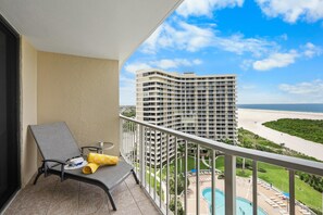 Appartement, 1 kingsize bed met slaapbank (Beachfront condo with pool and balcon) | Terrein van de accommodatie