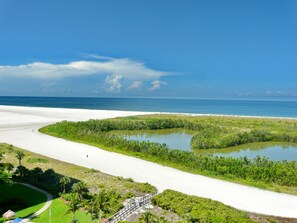 Condo, 1 King Bed with Sofa bed (Beachfront condo with pool and balcon) | Beach/ocean view