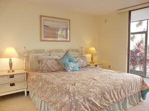2 bedrooms, iron/ironing board, free WiFi, bed sheets - Peaceful Condo With Pool and Steps to Tigertail Beach (Marco Island)