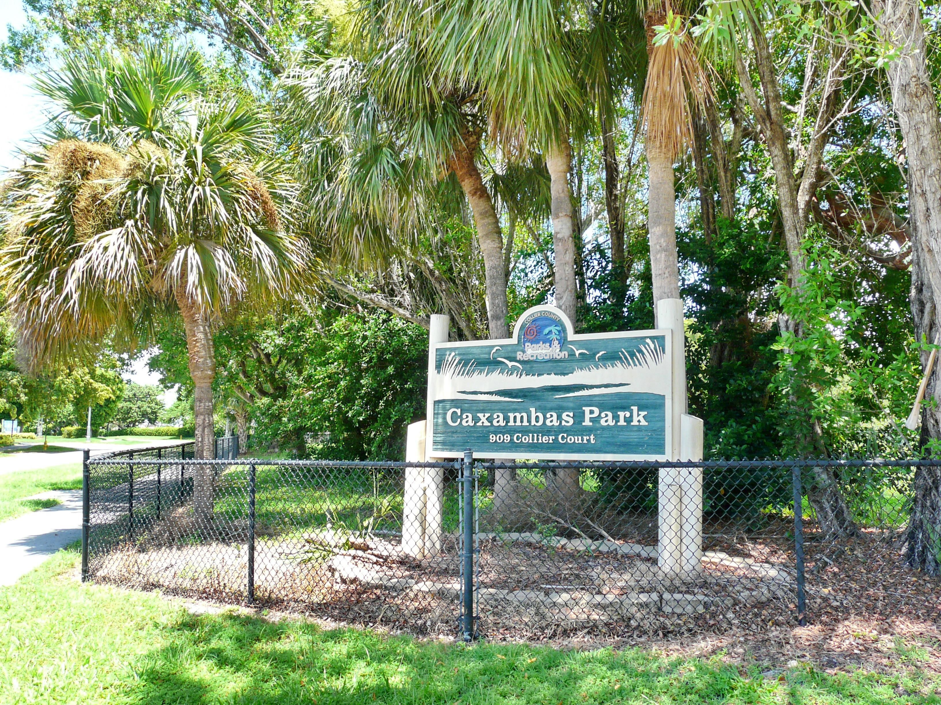 Señal de Caxambas Park, indicando que es un área recreativa.