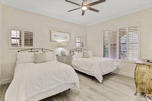 Condo, Multiple Beds (Luxurious Esplanade condo overlooking) | 3 bedrooms, iron/ironing board, bed sheets