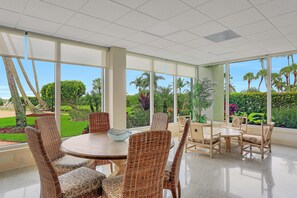 Condo, 1 King Bed (Bungalow-style beachfront condo with ) | Dining