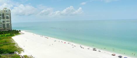 Condo, 1 Queen Bed with Sofa bed (Charming beachfront condo with pool, ) | Beach