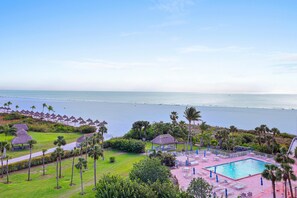 Pool - Beachfront Condo With Views of Beach and Spacious Pool (Marco Island)