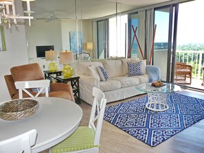 Condo, Plusieurs lits (Beachfront condo with views of beach ) | Restauration