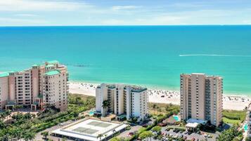 Kondominium, 1 Tempat Tidur King (Luxurious beachfront condo with glori) | Eksterior