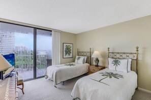 Condo, 1 King Bed (Front unit facing beach with wraparou)