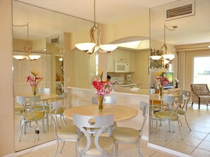 Condo, Multiple Beds (Sands of Marco A-103) | In-room dining