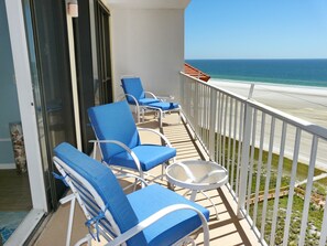 Apartment, 1 King-Bett und Schlafsofa (Tradewinds 1201) | Balkon