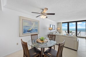 Condo, 1 King Bed with Sofa bed (Eye-catching beachfront condo with po) | Dining