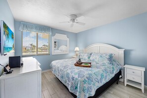 콘도, 킹사이즈침대 1개 (Unique beachfront condo with panorami) | 1 개의 침실, 다리미/다리미판, 침대 시트