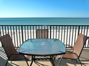 Apartment, 1 King-Bett und Schlafsofa (Inviting beachfront condo with pool, ) | Blick vom Balkon