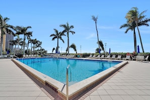 Lägenhet - flera sängar (Admiralty House 806 South) | Pool | Uppvärmd pool