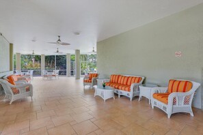 Living room - Beach Club 212 (Marco Island)