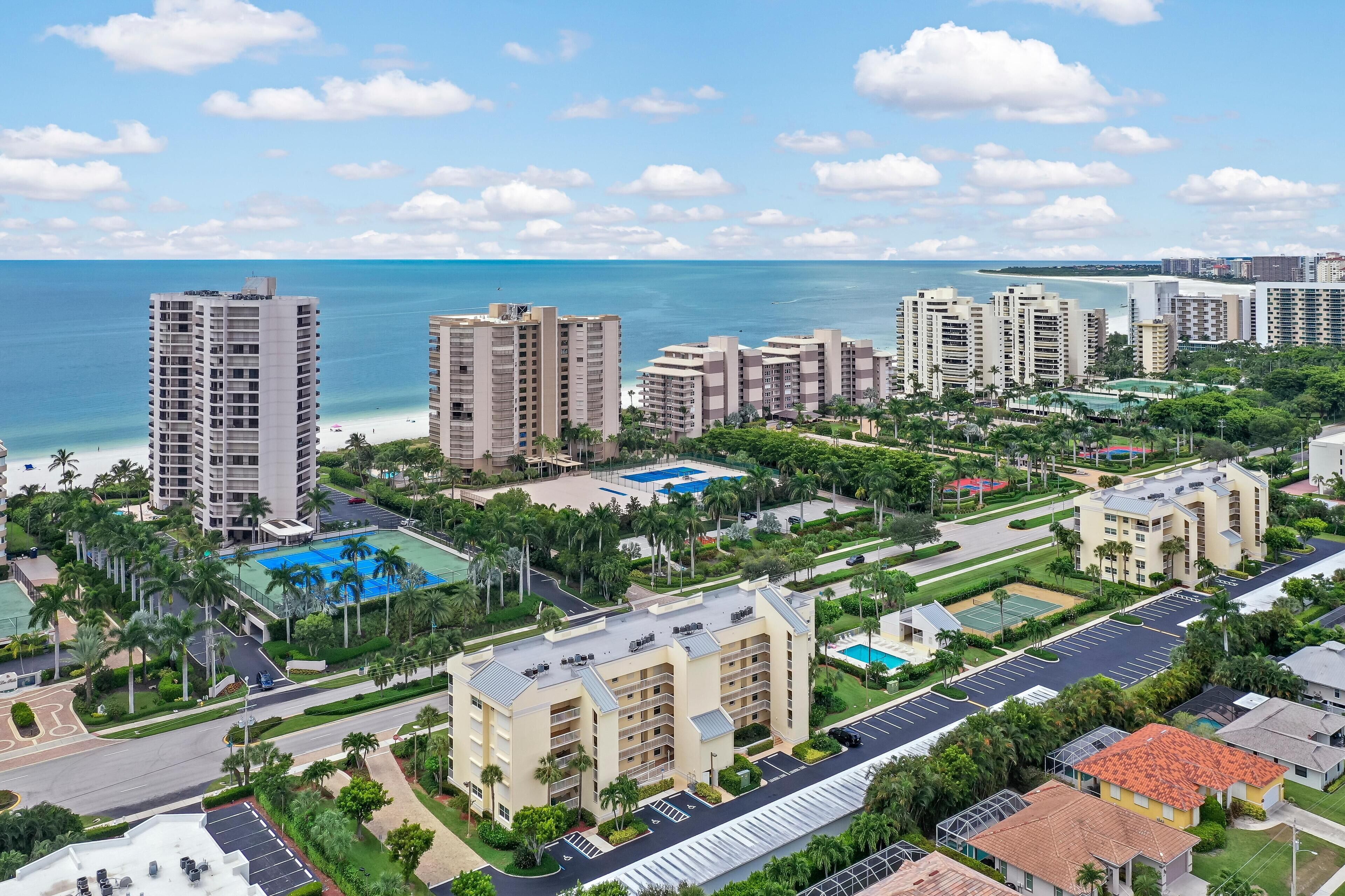 公寓客房, 1 張特大雙人床和 1 張沙發床 (Peaceful condo with pool across from ) | 外觀