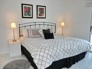 Leilighet, flere senger (Sands of Marco B-206) | 2 soverom, strykejern/-brett, wi-fi (inkludert) og sengetøy