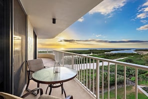 Condo, 1 Queen Bed (Beachfront condo with pool and dazzli) | Terrace/patio