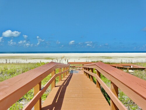 Inviting Beachfront Condo With Large Balcony and Pool