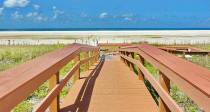 Inviting Beachfront Condo With Large Balcony and Pool