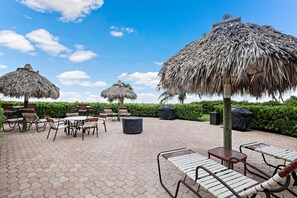 Condo, 1 King Bed (Inviting beachfront condo with large ) | Outdoor dining