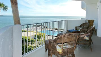 Condo, 1 King Bed (Caxambas Towers 103) | Balcony