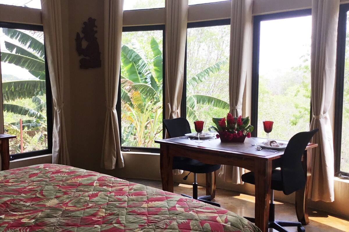 Deluxe Villa, Kitchen, Mountain View (#5 Ground Floor) | 1 bedroom, premium bedding, pillowtop beds, in-room safe