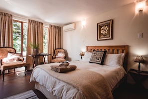 Garden Suite | Iron/ironing board, bed sheets - Wildebraam Berry Estate (Swellendam)