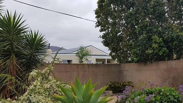 Family Cottage, 2 Bedrooms | Terrace/patio - Stukkie van der Merwe Holiday Cottage (Hermanus)