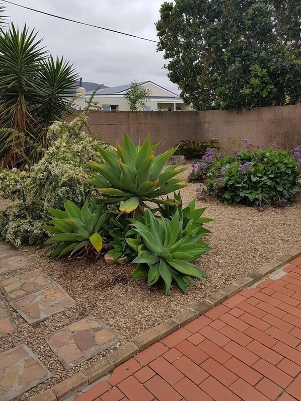 Family Cottage, 2 Bedrooms | Terrace/patio - Stukkie van der Merwe Holiday Cottage (Hermanus)