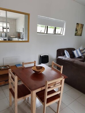 Family Cottage, 2 Bedrooms | In-room dining