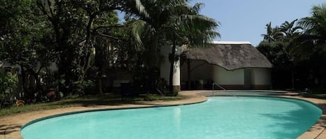 2 piscines extérieures