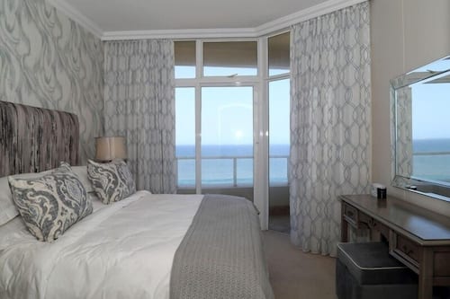 Luxury Apartment, 3 Bedrooms | 3 bedrooms, in-room safe, iron/ironing board, free WiFi