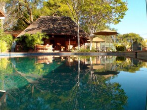 2 piscinas al aire libre