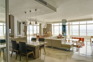 Luxury Penthouse, 4 Bedrooms | Living area - 1001 Oyster Rock (Umhlanga)