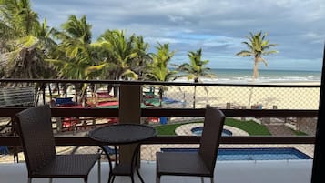 Quádruplo Master, vista para o oceano | 迷你吧、办公桌、遮光窗帘、熨斗/熨板