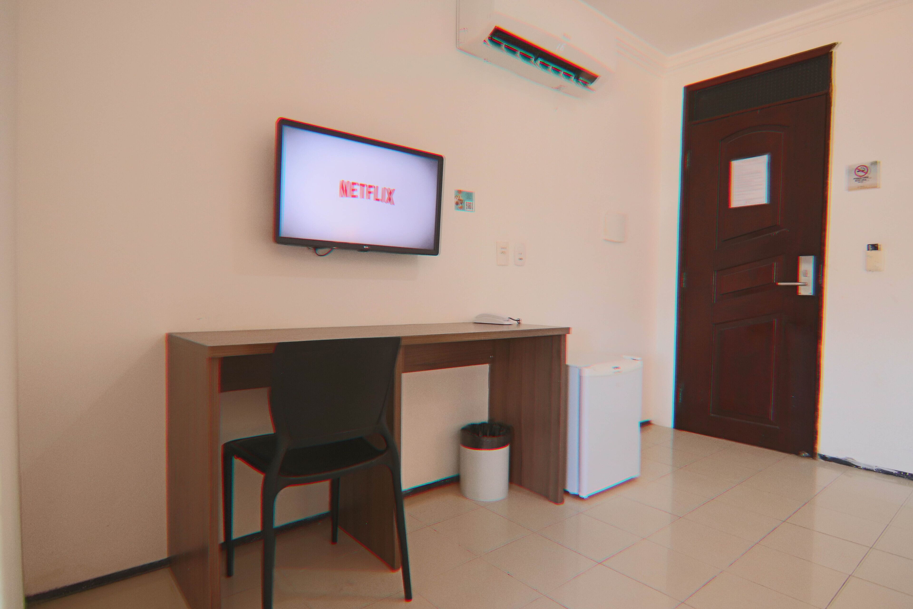 quarto quintuplo standard | minibar, desk, blackout curtains, iron/ironing board