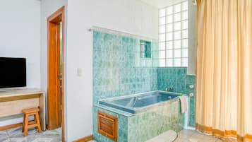 Superior Room, 2 Double Beds | Bathroom | Shower, towels, soap, shampoo